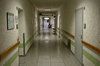 couloir vide dans un hôpital